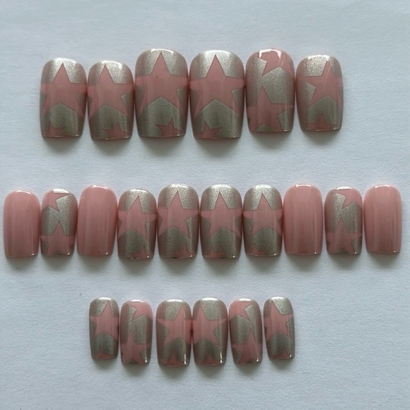 7 Piece Press-On Nails Kit - Picture 4 of 4